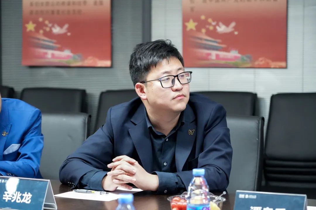 广东顶固集创家居股份有限公司总裁 辛兆龙